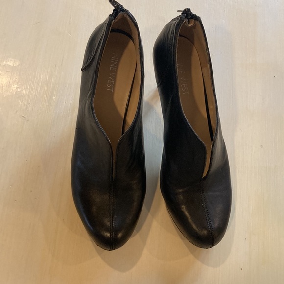 Nine West bootie type heels - Picture 2 of 4